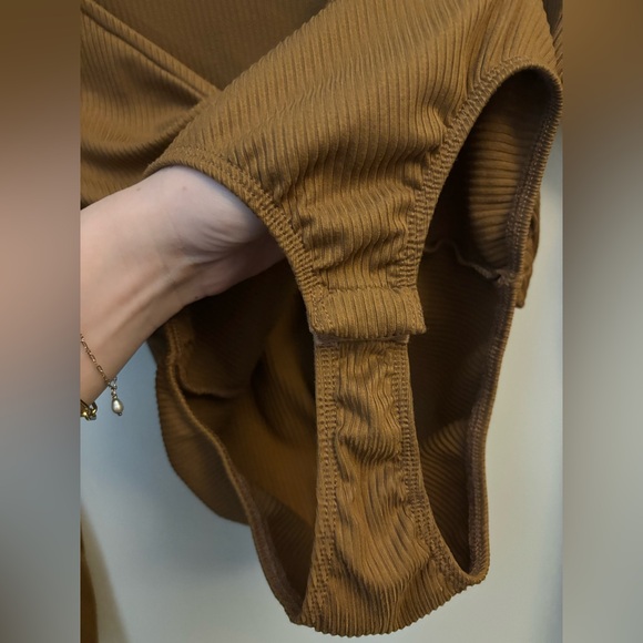 Altar’d State Long Sleeve Ribbed Bodysuit Size Medium - Picture 5 of 6